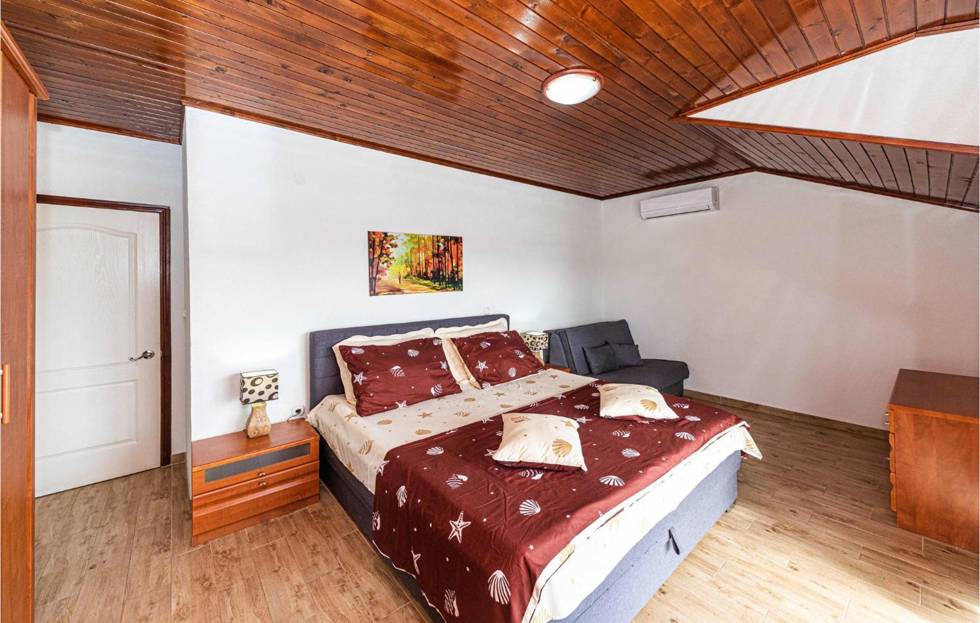 Nice Apartment In Kastel Stafilic With Sauna Kaštela 外观 照片